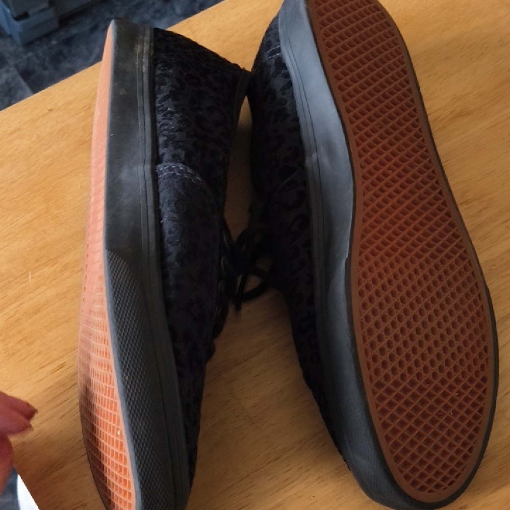 Vans Black Textured Sneakers Cheetah Print Size 8.5 - Picture 7 of 9